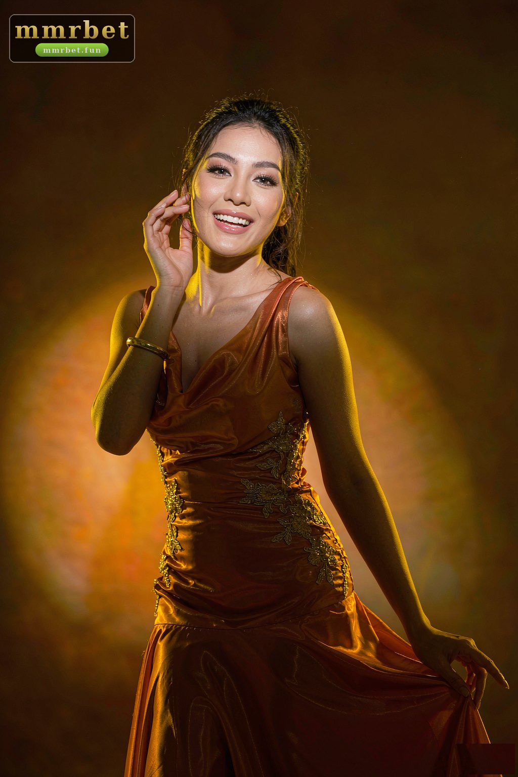 ပင်မစာမျက်နှာပုံ ၄